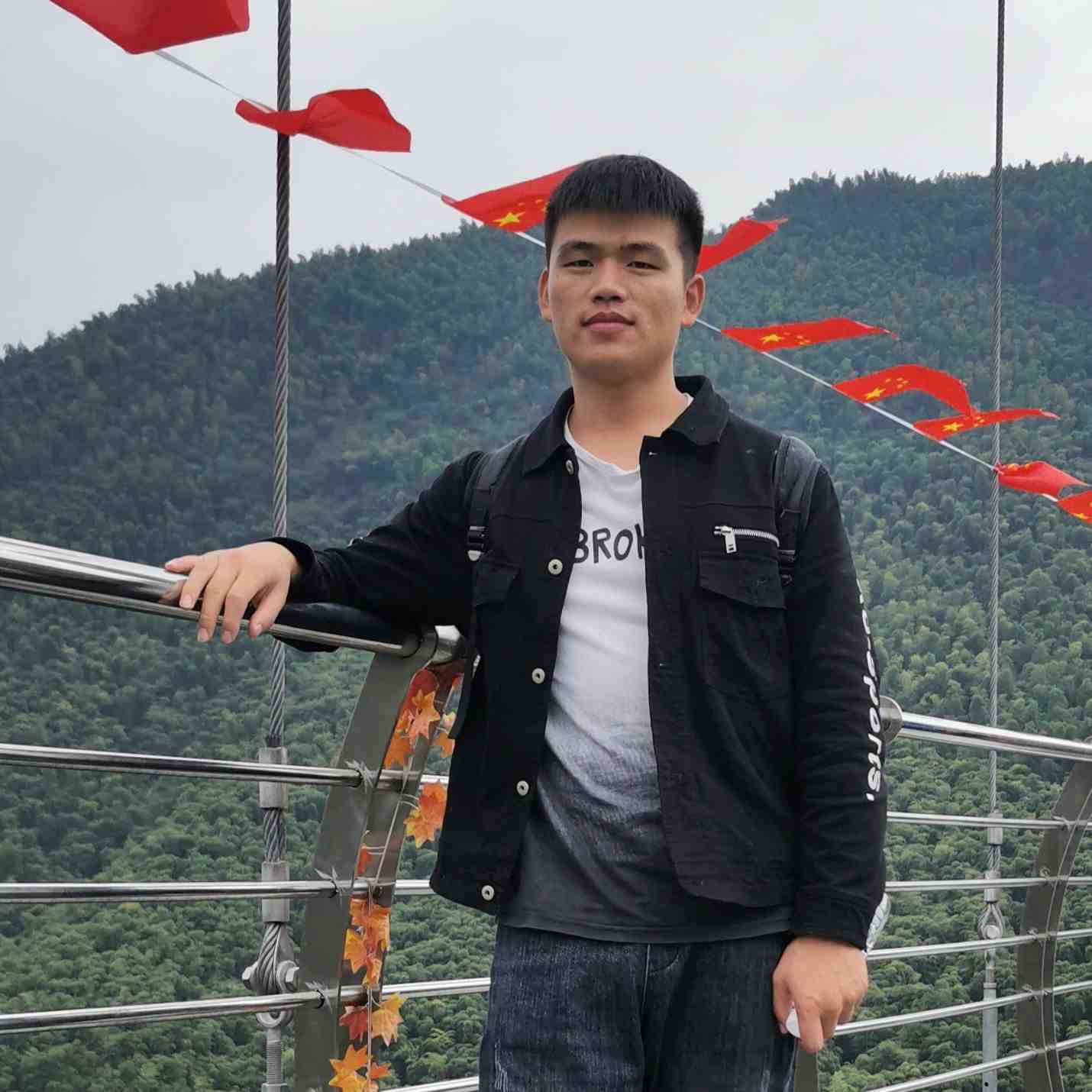 董教员
