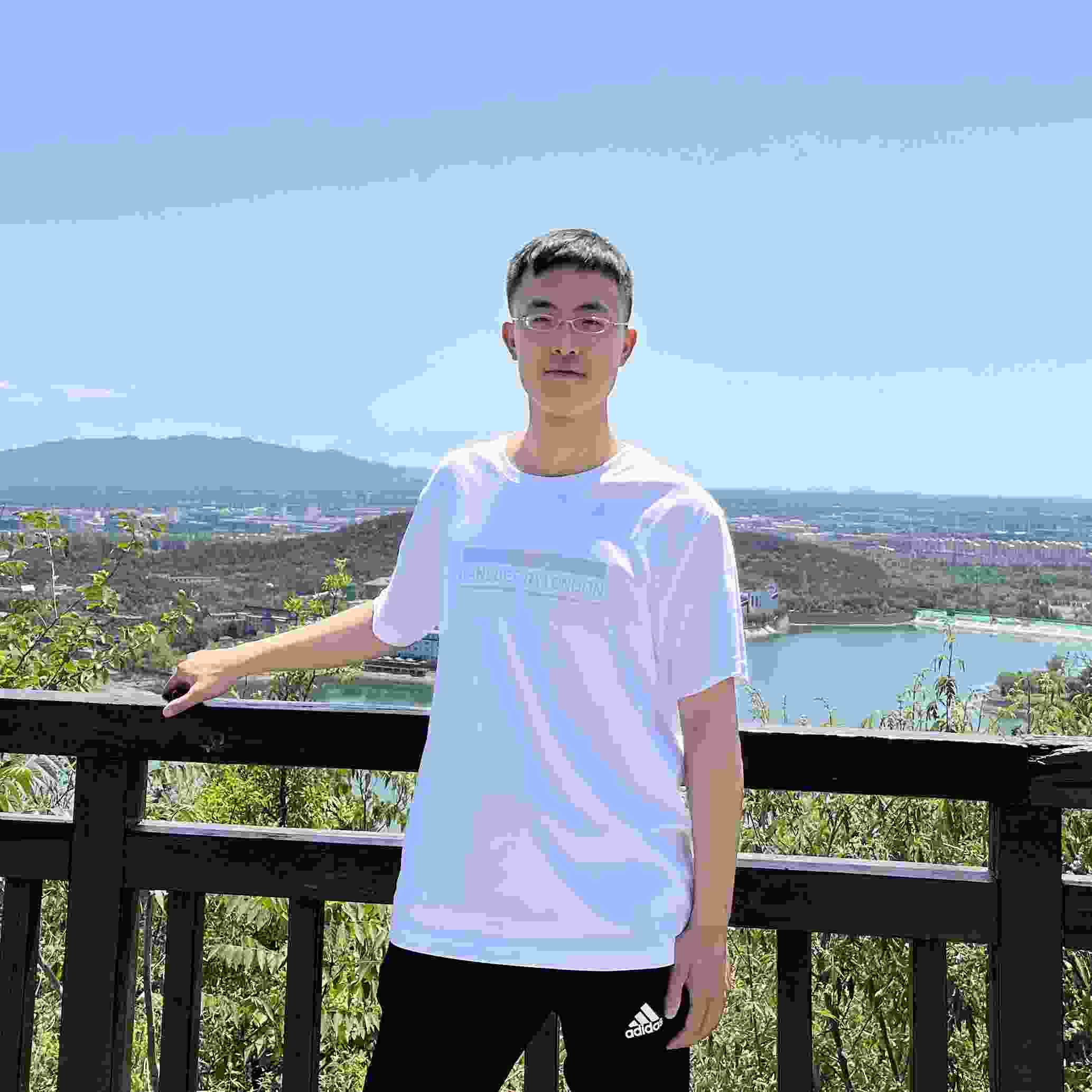 屈教员