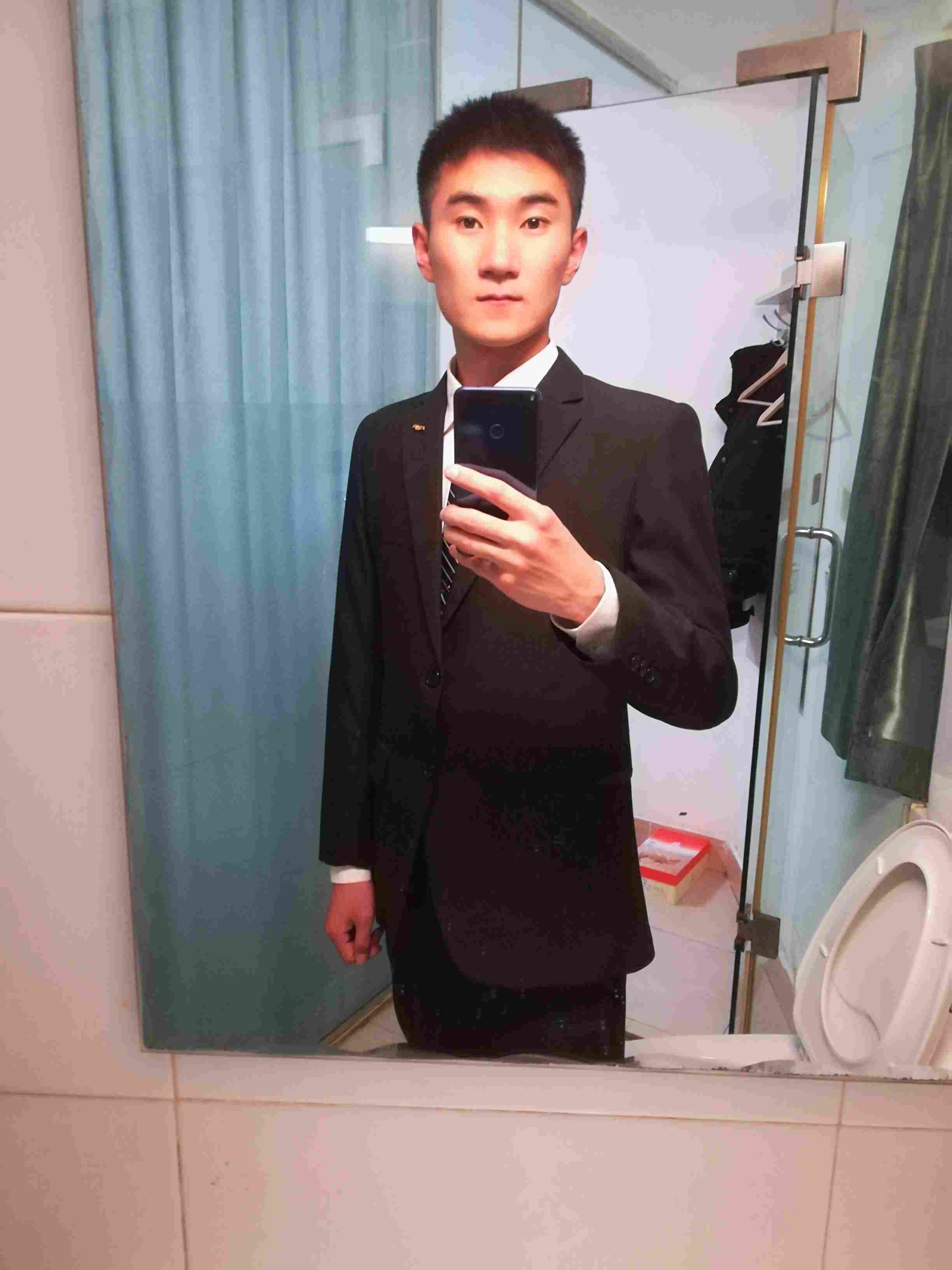 梁教员