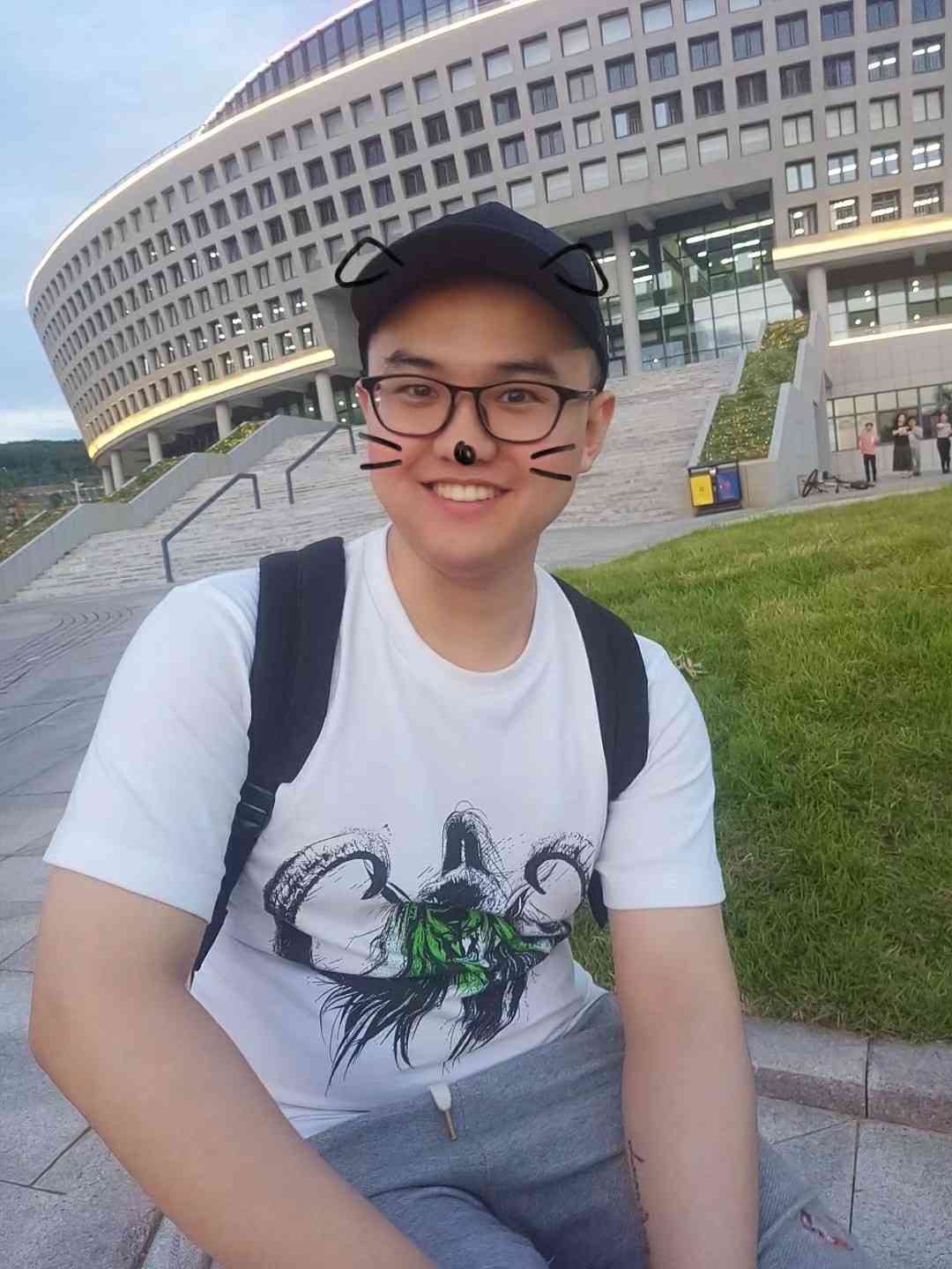 靳教员